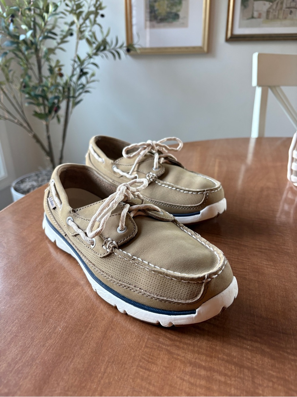 L.L.Bean Women’s 7.5 Wide Boat Shoes Tan Nautical Flag Sneakers